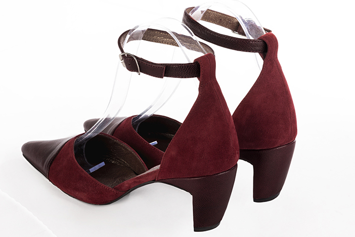 Wine red women's open side shoes, with a strap around the ankle. Tapered toe. Medium comma heels. Rear view - Florence KOOIJMAN